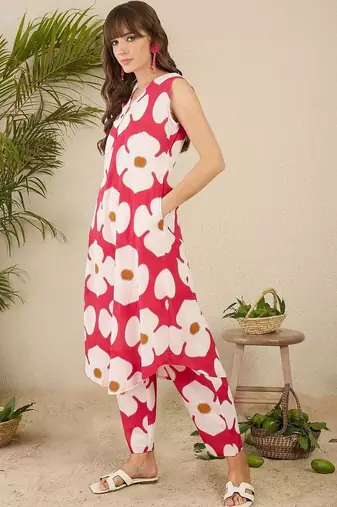 Women Floral Printed Regular Pure Cotton Kurta with Trousers
