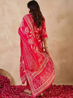 Women Floral Printed Regular Chanderi Silk Kurta with Trousers & With Dupatta 4