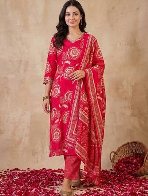 Women Floral Printed Regular Chanderi Silk Kurta with Trousers & With Dupatta 6