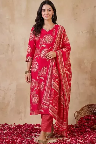 Women Floral Printed Regular Chanderi Silk Kurta with Trousers & With Dupatta