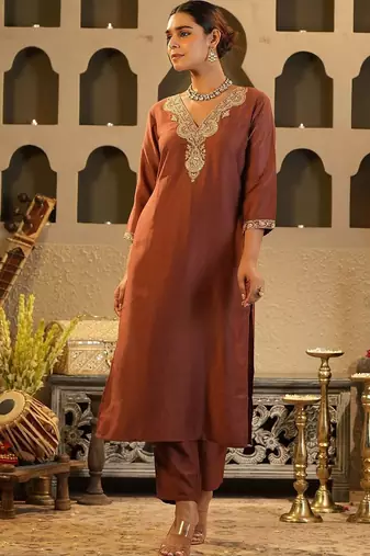 Women Ethnic Motifs Embroidered Regular Kurta with Trousers