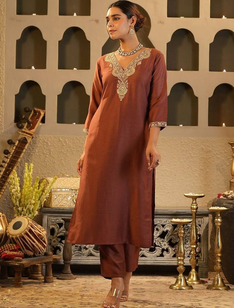 Women Ethnic Motifs Embroidered Regular Kurta with Trousers