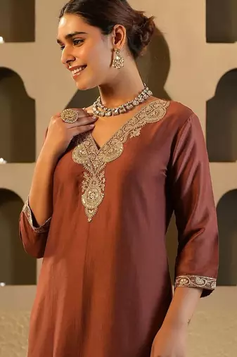 Women Ethnic Motifs Embroidered Regular Kurta with Trousers