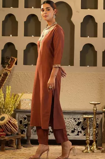 Women Ethnic Motifs Embroidered Regular Kurta with Trousers