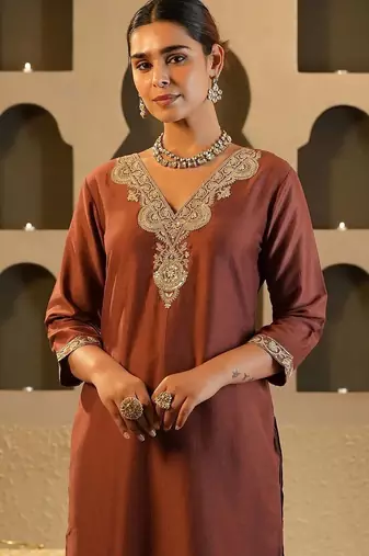 Women Ethnic Motifs Embroidered Regular Kurta with Trousers