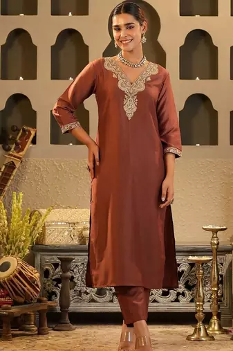 Women Ethnic Motifs Embroidered Regular Kurta with Trousers