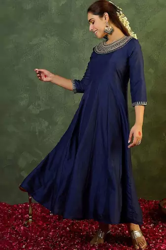 Women Ethnic Motifs Embroidered Empire Thread Work Kurta with Pyjamas