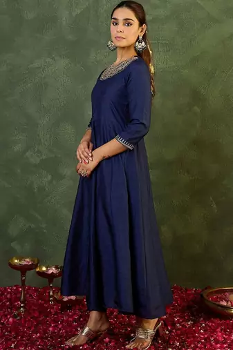 Women Ethnic Motifs Embroidered Empire Thread Work Kurta with Pyjamas