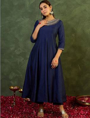 Women Ethnic Motifs Embroidered Empire Thread Work Kurta with Pyjamas 6