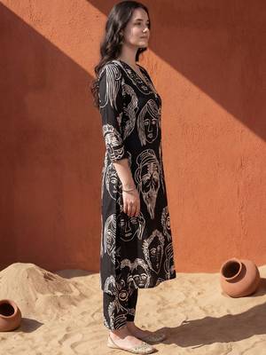 Women Printed Regular Pure Cotton Kurta with Trousers 5