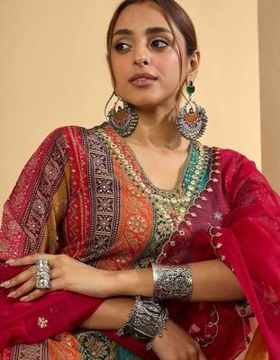 Women Ethnic Motifs Regular Kurta with Salwar & With Dupatta 3