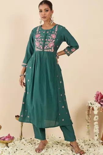 Women Floral Embroidered Empire Thread Work Kurta with Trousers