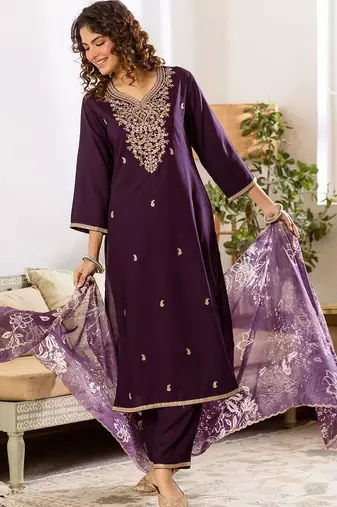 Women Floral Embroidered Regular Thread Work Kurta with Trousers & With Dupatta