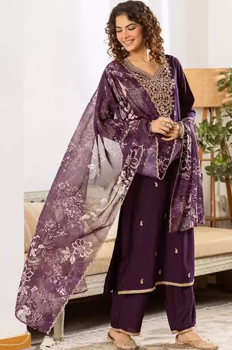 Women Floral Embroidered Regular Thread Work Kurta with Trousers & With Dupatta