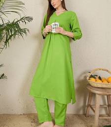 Women Pleated Kurta with Trousers