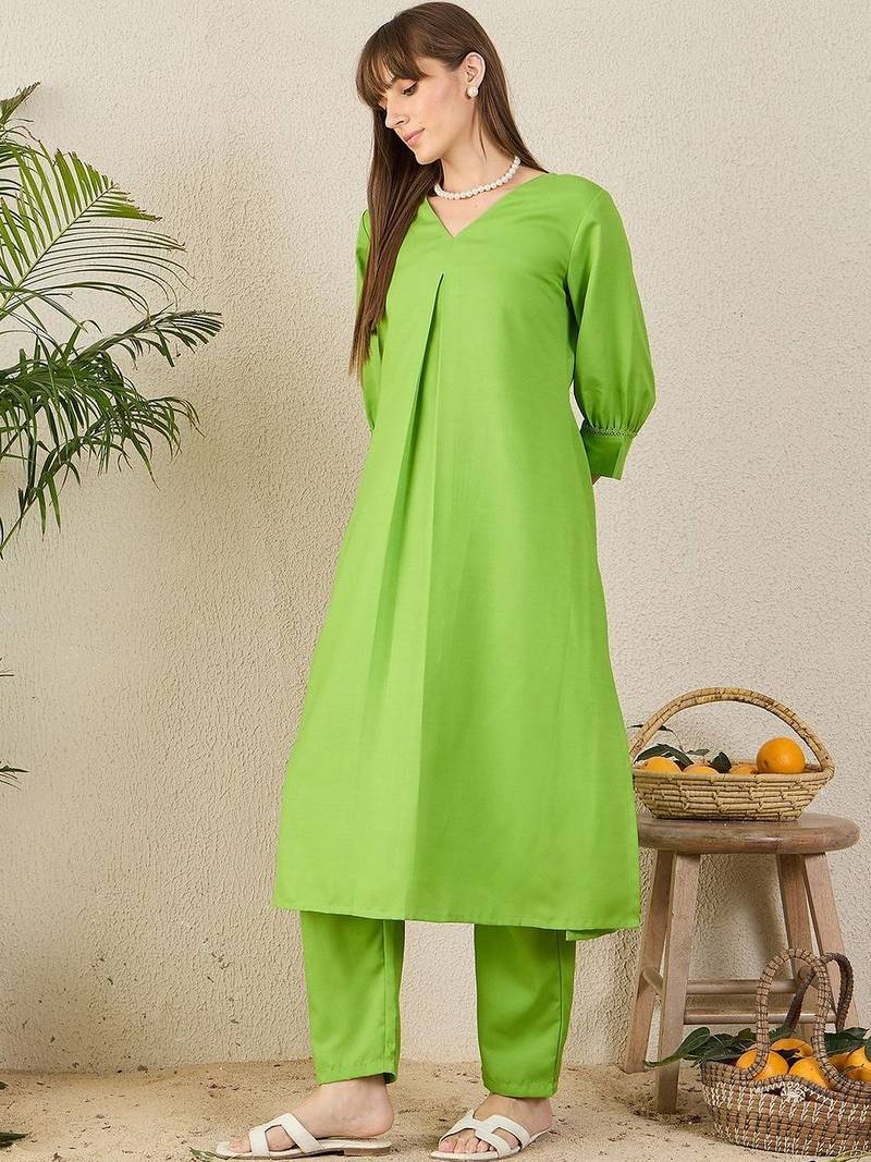 Women Pleated Kurta with Trousers