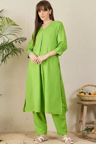Women Pleated Kurta with Trousers