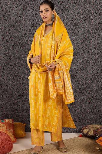 Women Ethnic Motifs Printed Regular Chanderi Silk Kurta with Trousers & With Dupatta