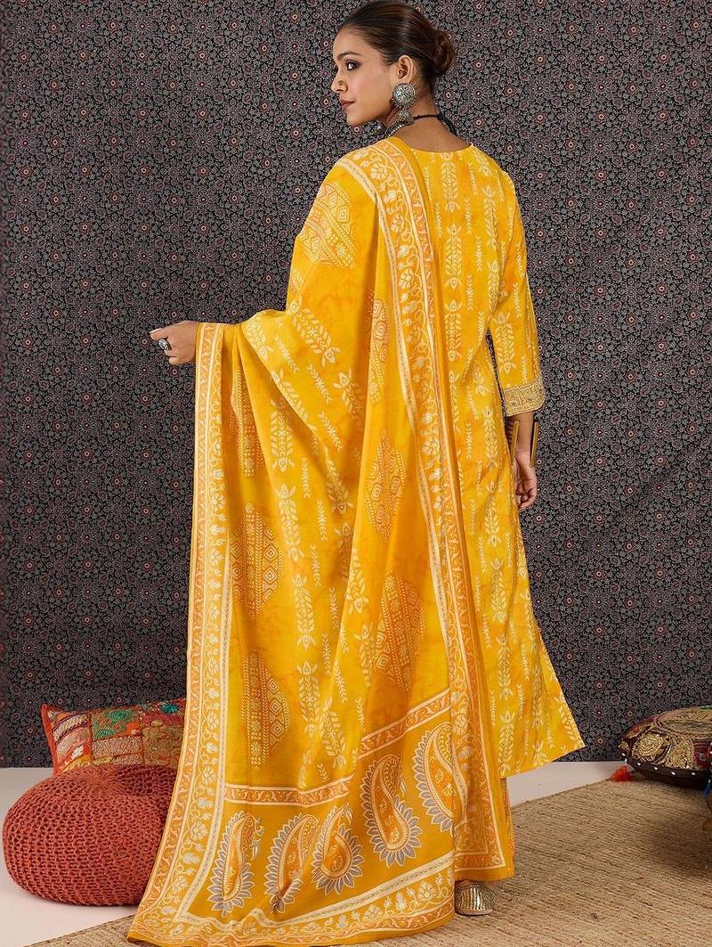 Women Ethnic Motifs Printed Regular Chanderi Silk Kurta with Trousers & With Dupatta