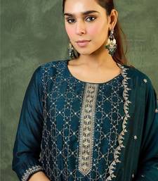 Women Ethnic Motifs Embroidered Regular Thread Work Kurta with Trousers & With Dupatta