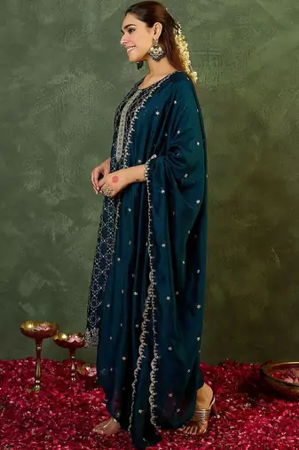 Women Ethnic Motifs Embroidered Regular Thread Work Kurta with Trousers & With Dupatta
