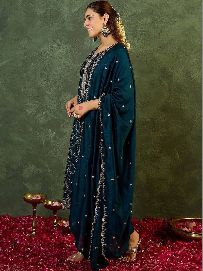 Women Ethnic Motifs Embroidered Regular Thread Work Kurta with Trousers & With Dupatta