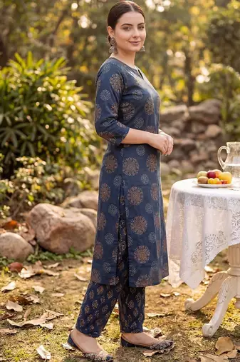 Women Ethnic Motifs Printed Regular Pure Cotton Kurta with Trousers