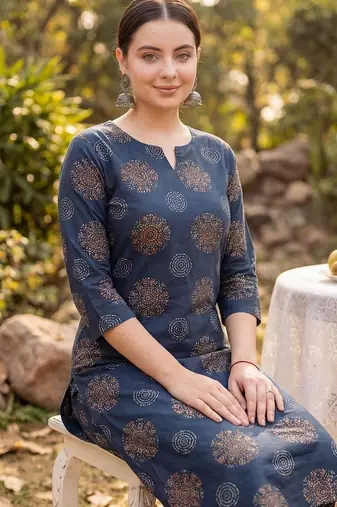 Women Ethnic Motifs Printed Regular Pure Cotton Kurta with Trousers