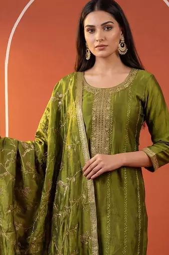 Women Ethnic Motifs Embroidered Regular Thread Work Kurta with Trousers & With Dupatta