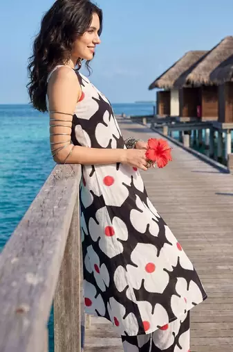 Women Floral Printed Regular Pure Cotton Kurta with Trousers