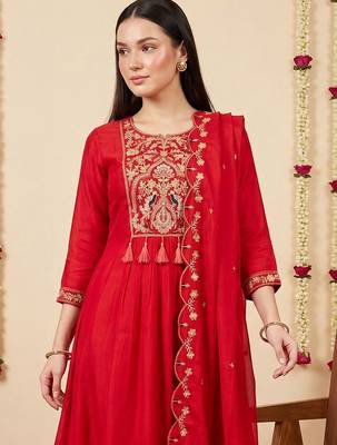 Women Ethnic Motifs Embroidered Regular Thread Work Kurta with Trousers & With Dupatta 3