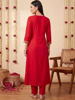 Women Ethnic Motifs Embroidered Regular Thread Work Kurta with Trousers & With Dupatta 4