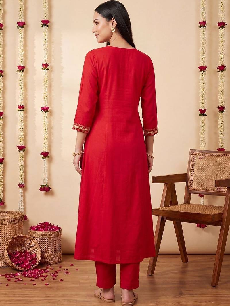 Women Ethnic Motifs Embroidered Regular Thread Work Kurta with Trousers & With Dupatta