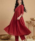 Women Ethnic Motifs Embroidered Empire Thread Work Liva Kurta with Trousers