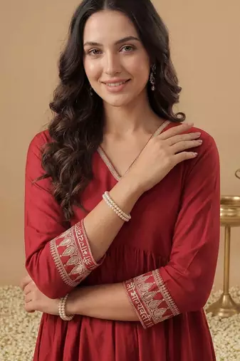 Women Ethnic Motifs Embroidered Empire Thread Work Liva Kurta with Trousers