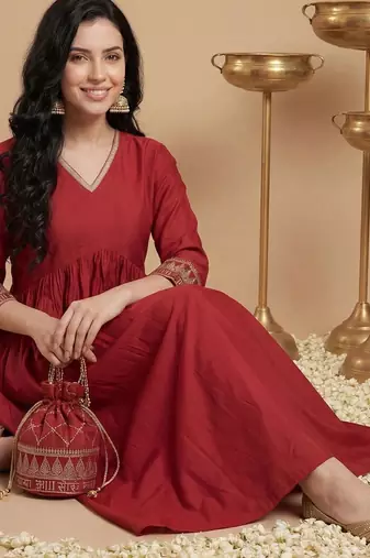 Women Ethnic Motifs Embroidered Empire Thread Work Liva Kurta with Trousers