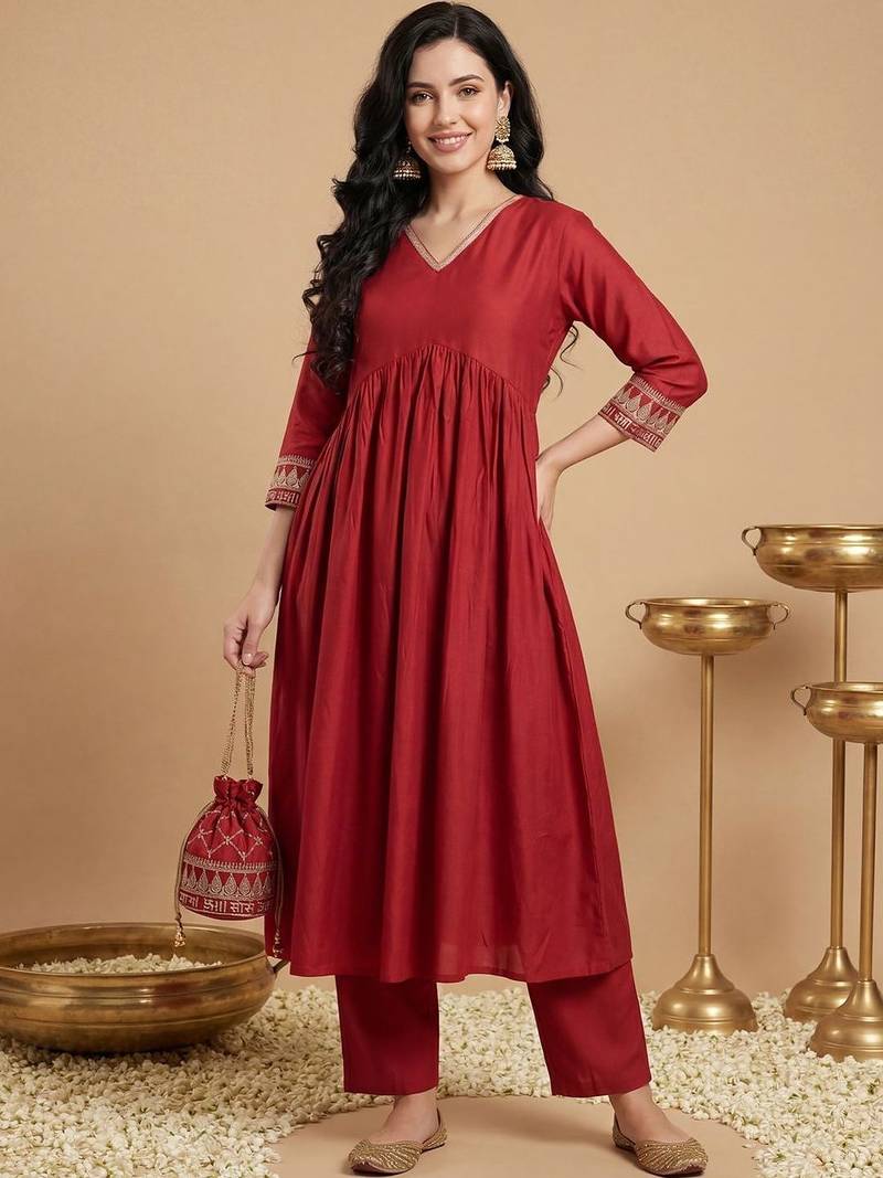 Women Ethnic Motifs Embroidered Empire Thread Work Liva Kurta with Trousers