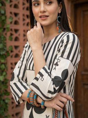 Women Striped Regular Pure Cotton Kurta with Trousers 4
