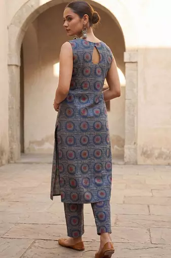 Women Printed Regular Pure Cotton Kurta with Trousers
