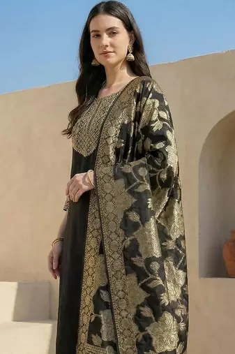 Women Ethnic Motifs Embroidered Regular Kurta with Trousers & With Dupatta