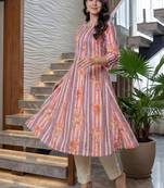 Women Floral Printed Regular Pure Cotton Kurta with Trousers
