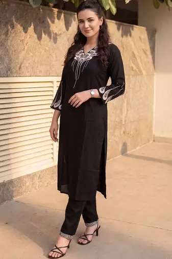 Women Ethnic Motifs Embroidered Regular Thread Work Kurta with Trousers