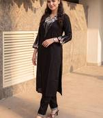 Women Ethnic Motifs Embroidered Regular Thread Work Kurta with Trousers