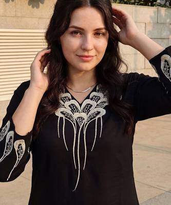 Women Ethnic Motifs Embroidered Regular Thread Work Kurta with Trousers 2