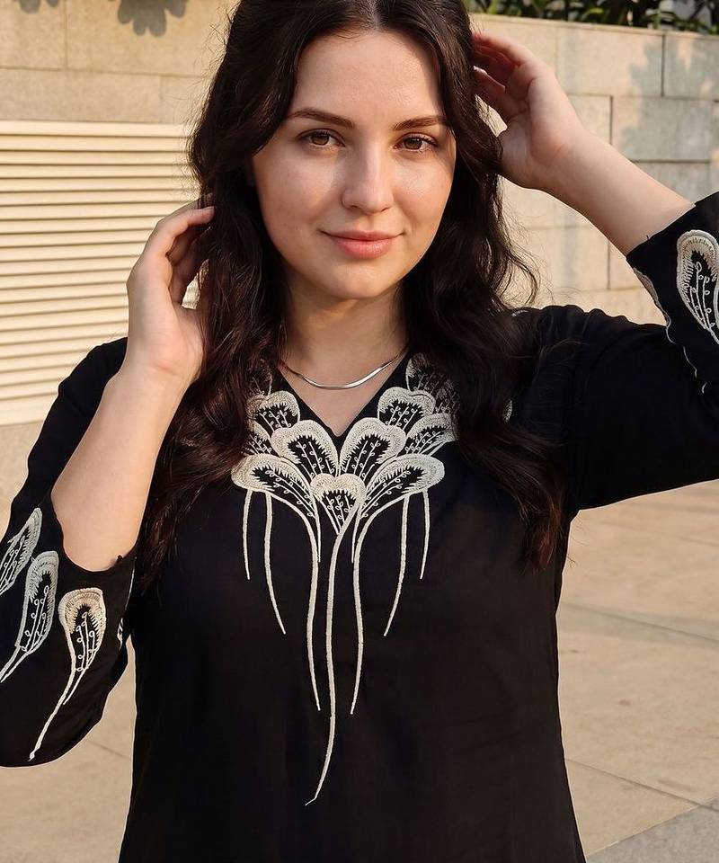 Women Ethnic Motifs Embroidered Regular Thread Work Kurta with Trousers