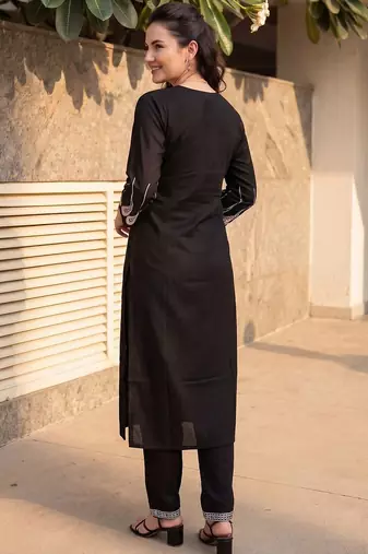 Women Ethnic Motifs Embroidered Regular Thread Work Kurta with Trousers