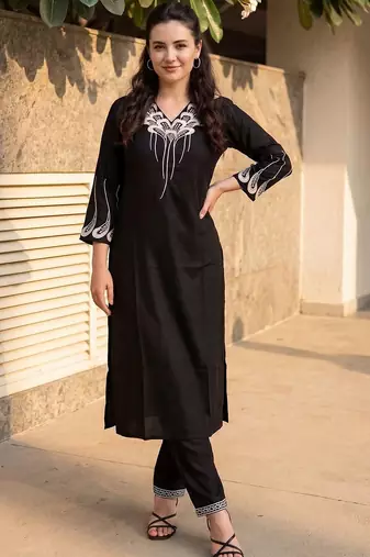 Women Ethnic Motifs Embroidered Regular Thread Work Kurta with Trousers