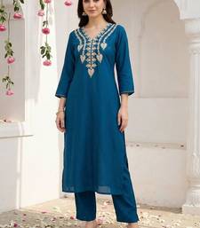 Women Ethnic Motifs Embroidered Regular Thread Work Kurta with Trousers