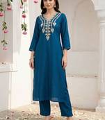 Women Ethnic Motifs Embroidered Regular Thread Work Kurta with Trousers