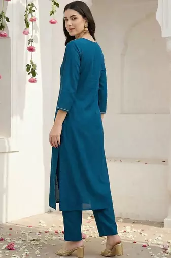 Women Ethnic Motifs Embroidered Regular Thread Work Kurta with Trousers